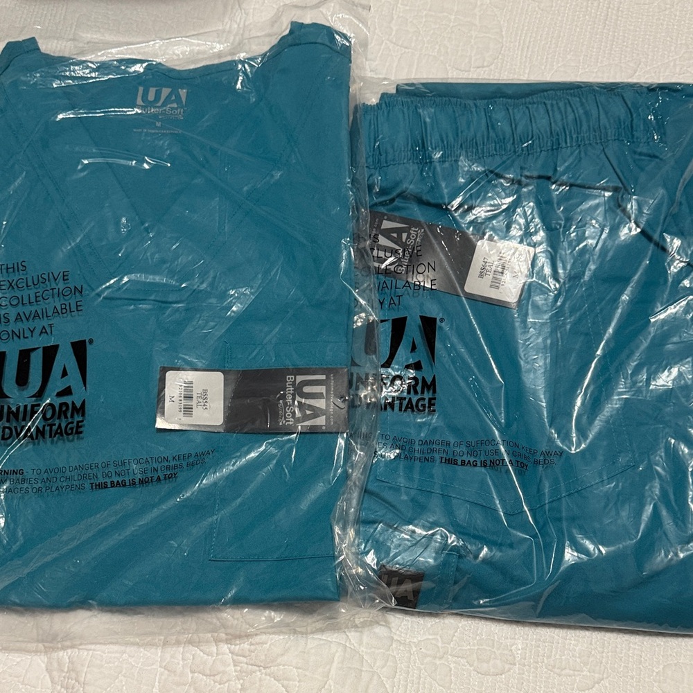 Uniform Advantage Teal Scrub Set